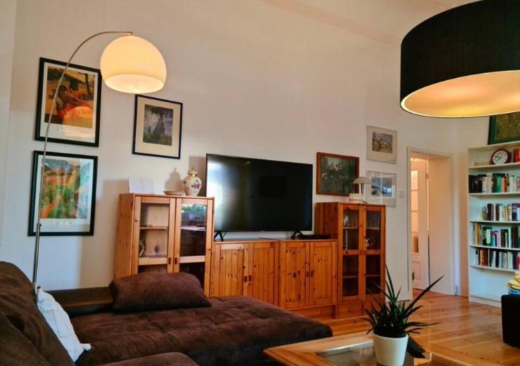Nana-Eg-80M2 Sanierter Altbau-Parkplatz-Kleiner Garten-Wlan-Netflix-2Zimmer-Kueche-Dusche-Wanne-Waschmaschine Ομπερχάουζεν Εξωτερικό φωτογραφία