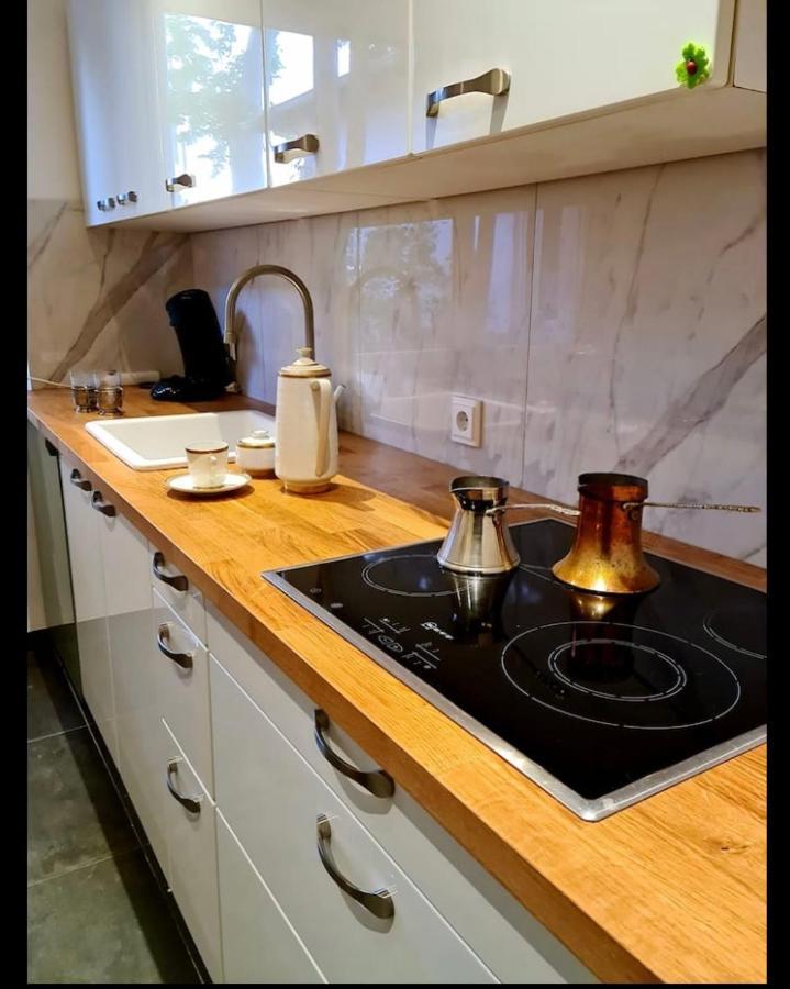 Nana-Eg-80M2 Sanierter Altbau-Parkplatz-Kleiner Garten-Wlan-Netflix-2Zimmer-Kueche-Dusche-Wanne-Waschmaschine Ομπερχάουζεν Εξωτερικό φωτογραφία